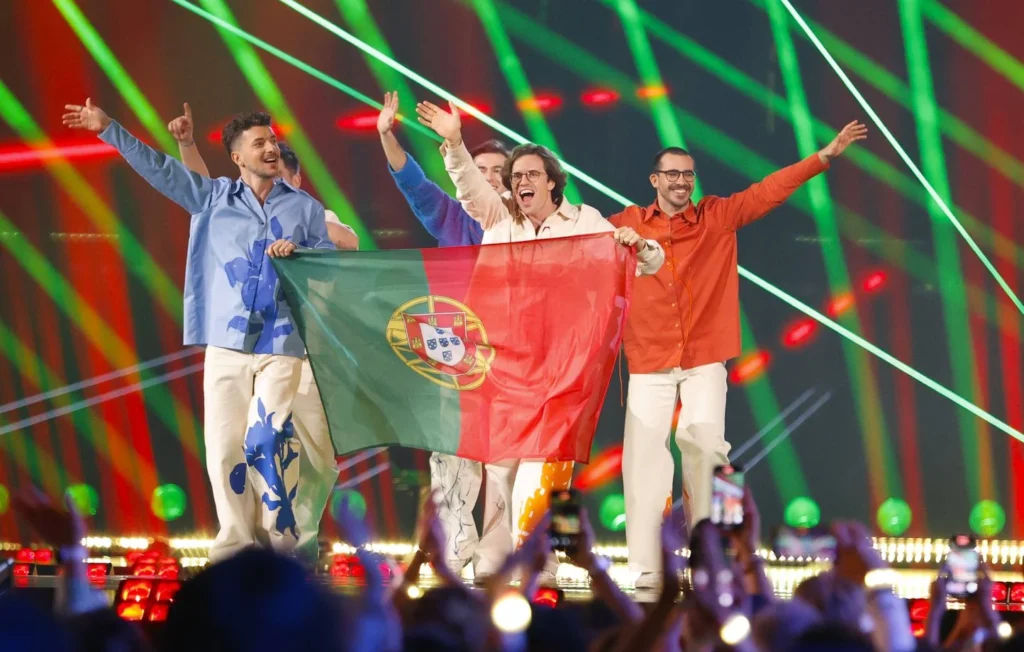 « Deslocado », la chanson portugaise de l’Eurovision qui cartonne après sa défaite